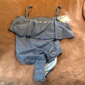 Swimsuit with detachable straps